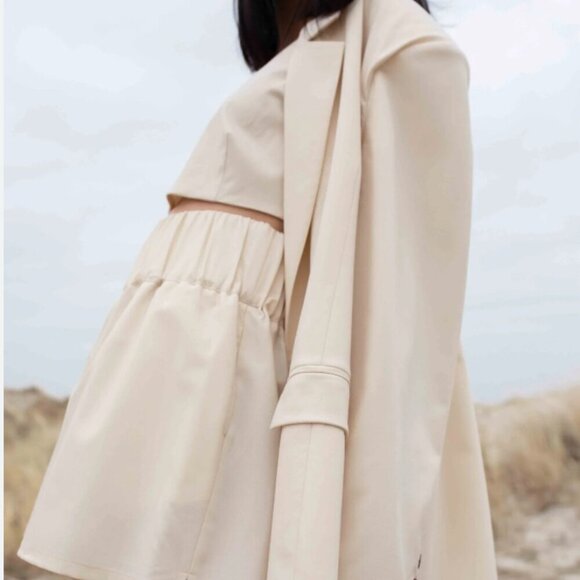 by Aylin Koenig Hight Waist Black Shorts with Elastic Waistband | Size: XS - Picture 3 of 6